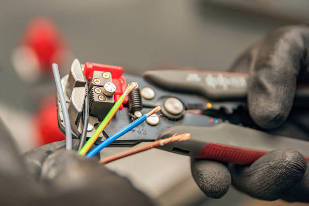 Best Commercial Electrician Services  in West Richland, WA
